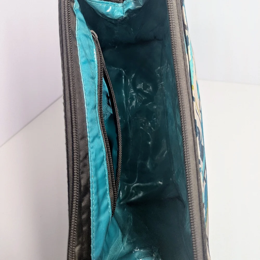 Thirty One Cosmetic/Toiletries Bag Turquoise Multicolor